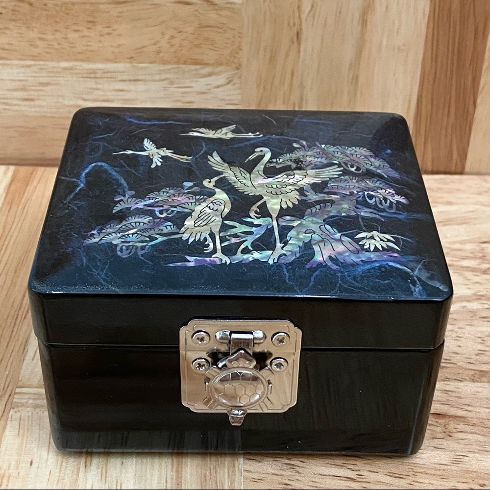 Mother of Pearl Crane Birds Lacquer Wood Asian Small Trinket Box Jewelry Box